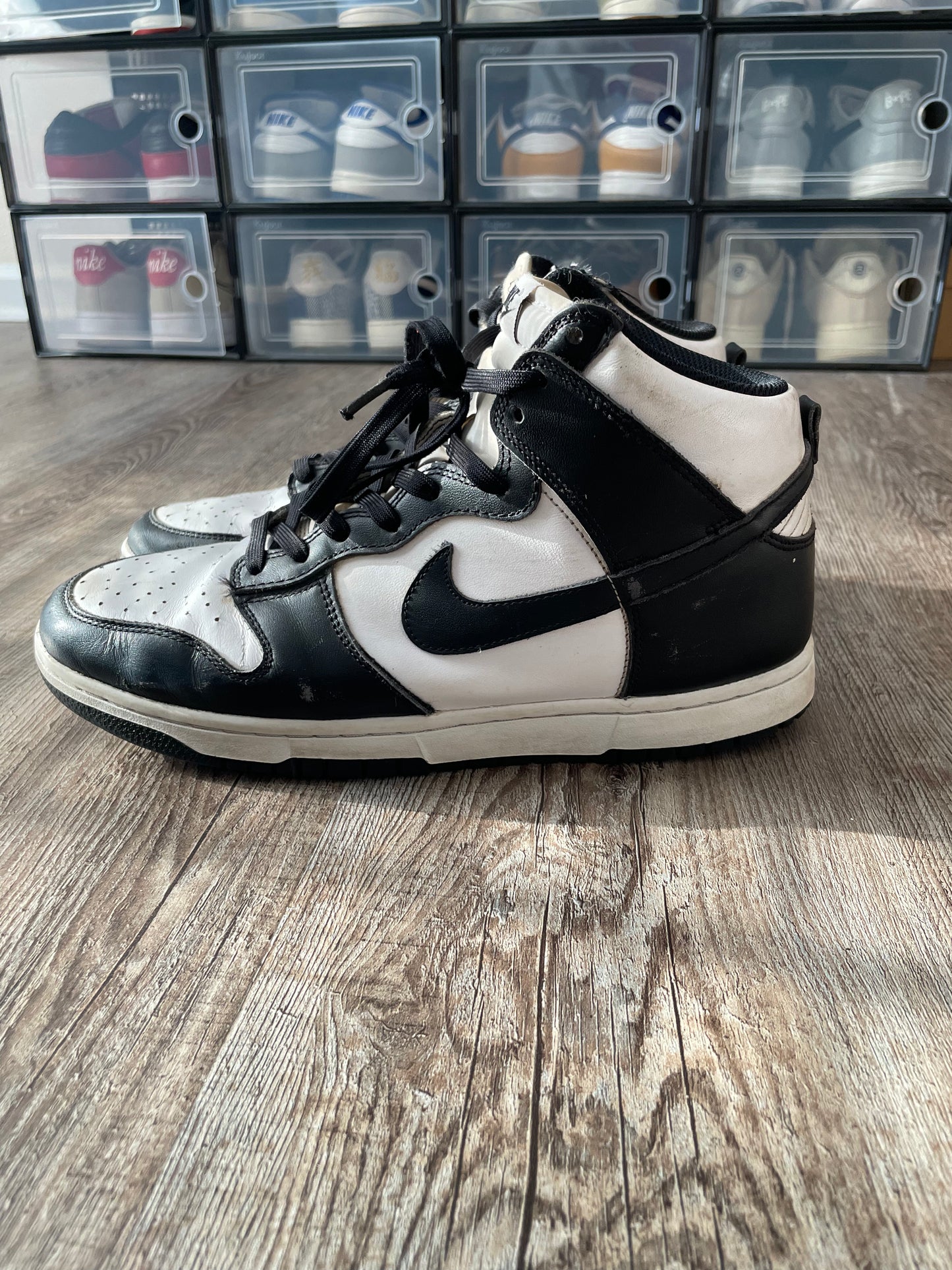 (10) NIKE Dunk High “Black/White”