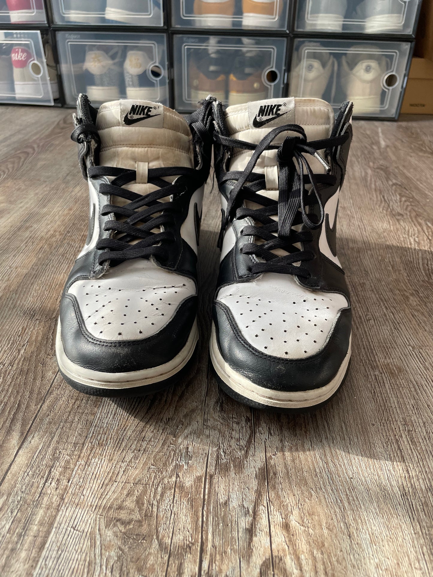 (10) NIKE Dunk High “Black/White”