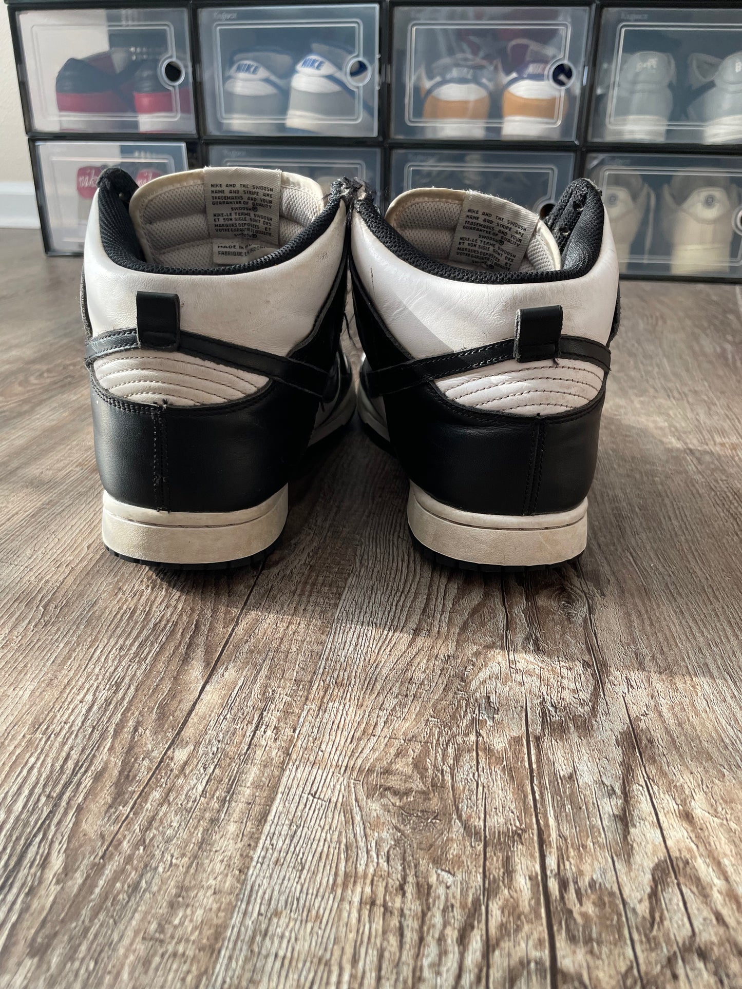 (10) NIKE Dunk High “Black/White”